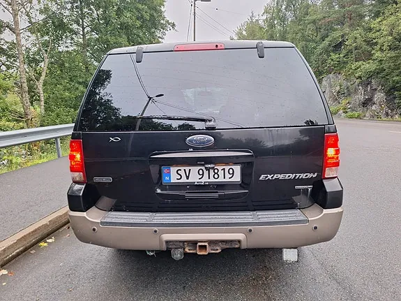 Ford Expedition 2004 photo 4