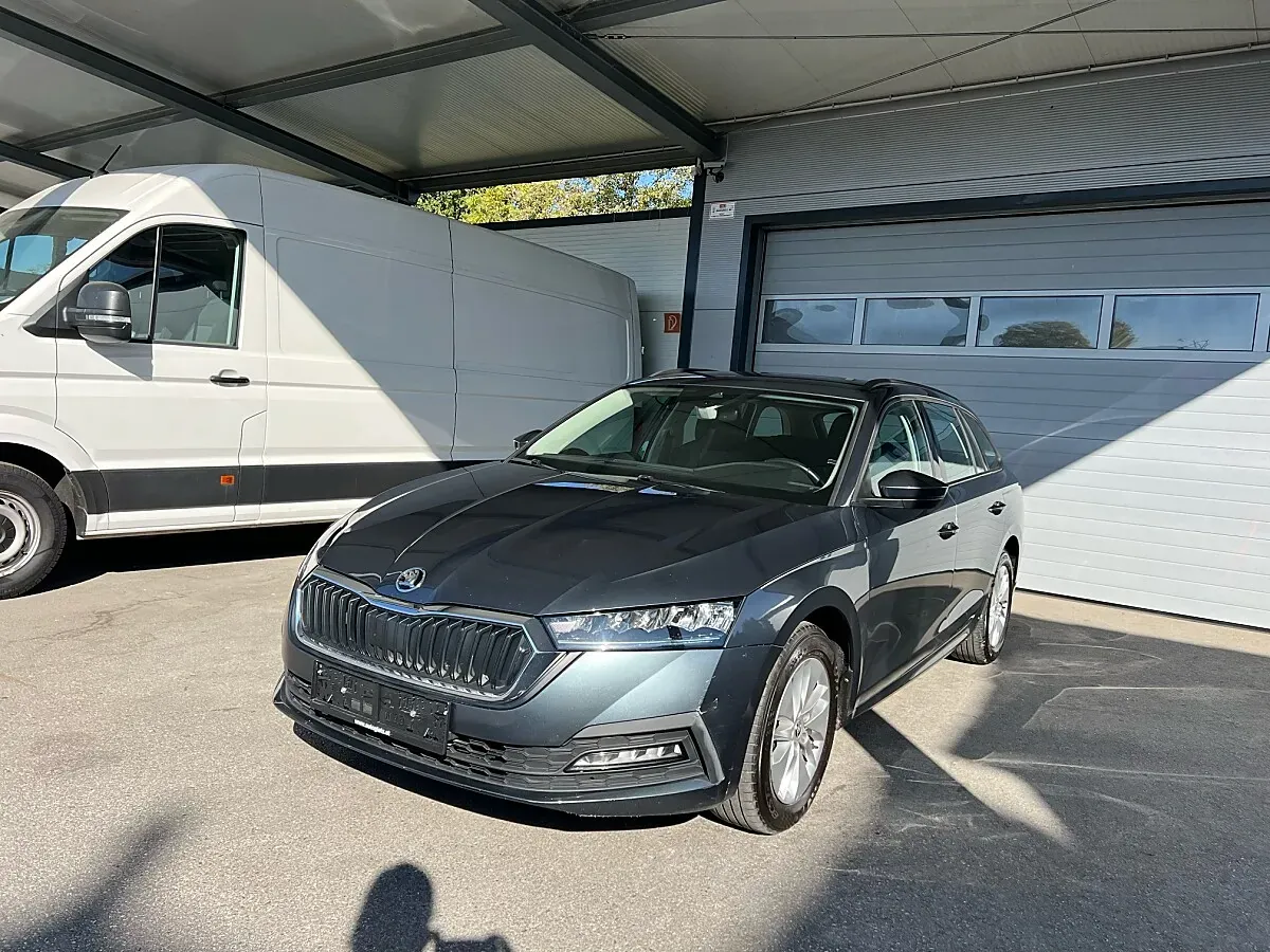 Skoda Octavia 2021 photo 2