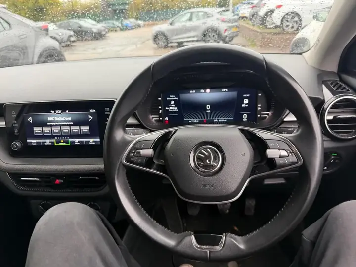 Skoda Fabia 2024 photo 2