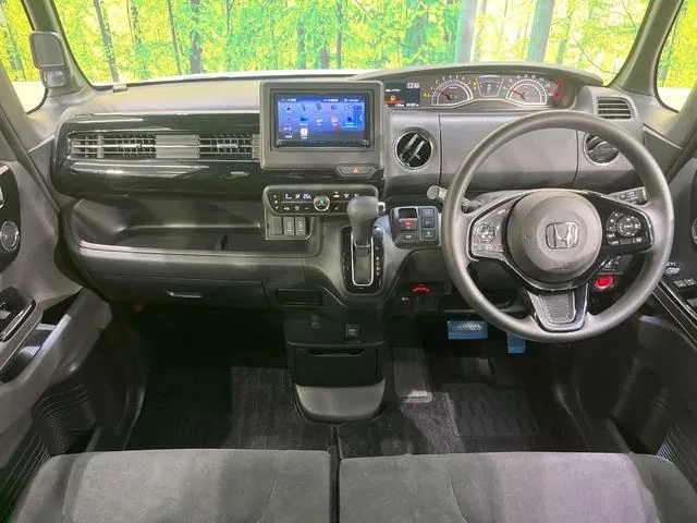 Honda N-Box 2022 photo 2