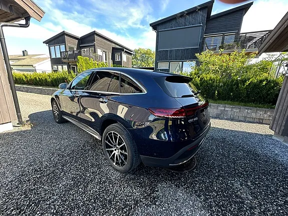 Mercedes-Benz Eqc400