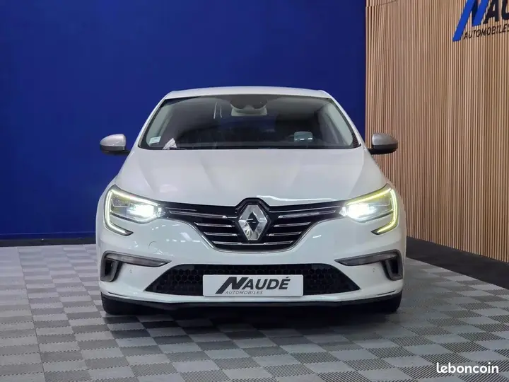 Renault Megane 2016 photo 2