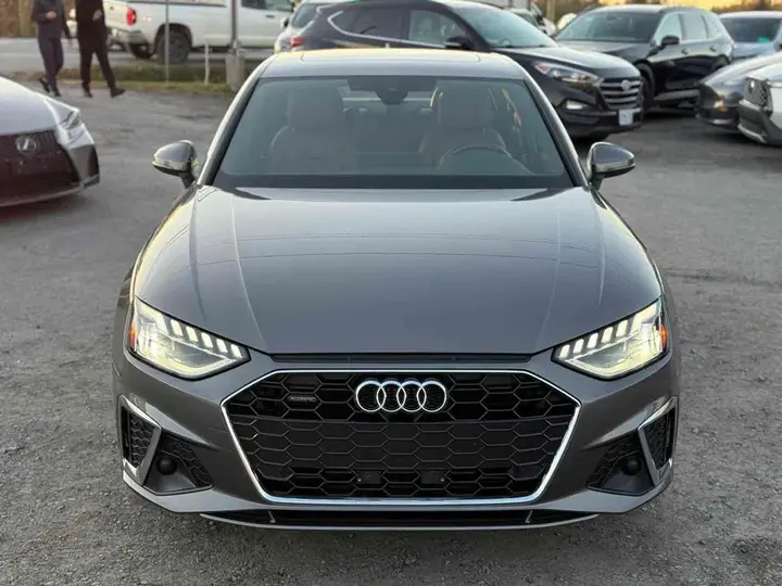 Audi A4 2022 photo 2
