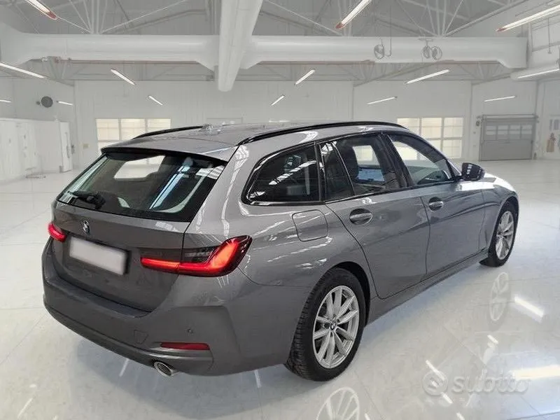 BMW 318 2023 photo 4