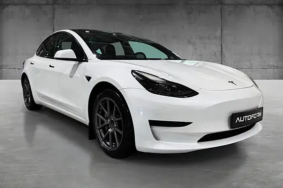 Tesla Model 3 2023 photo 3