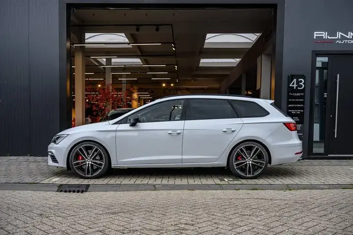 Seat Leon 2018 photo 2