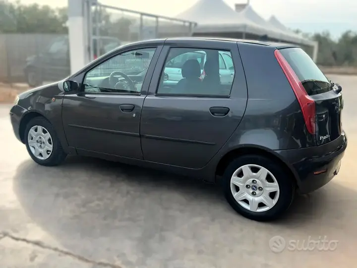 Fiat Punto 2005 photo 2