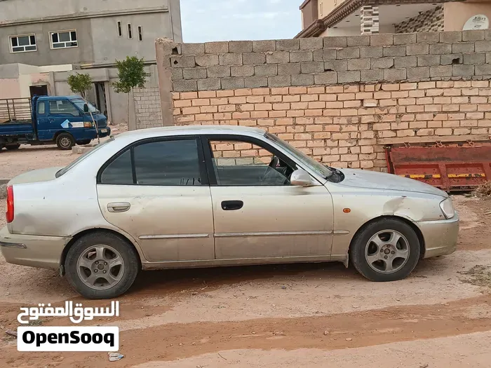 Hyundai Verna 2004 photo 4