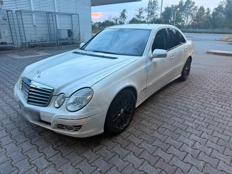 Mercedes-Benz E 280