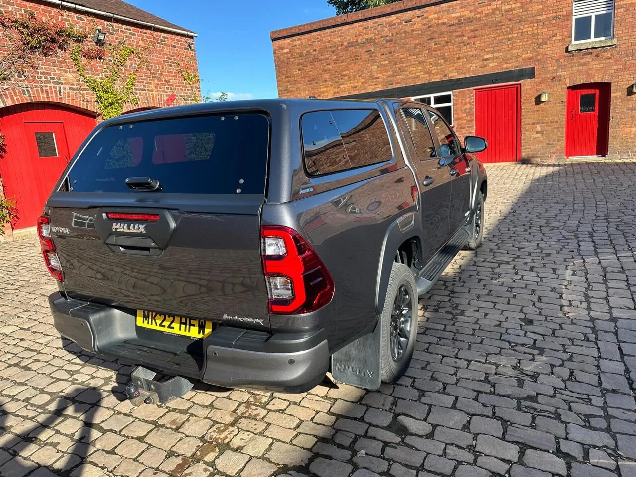 Toyota Hilux 2022 photo 2