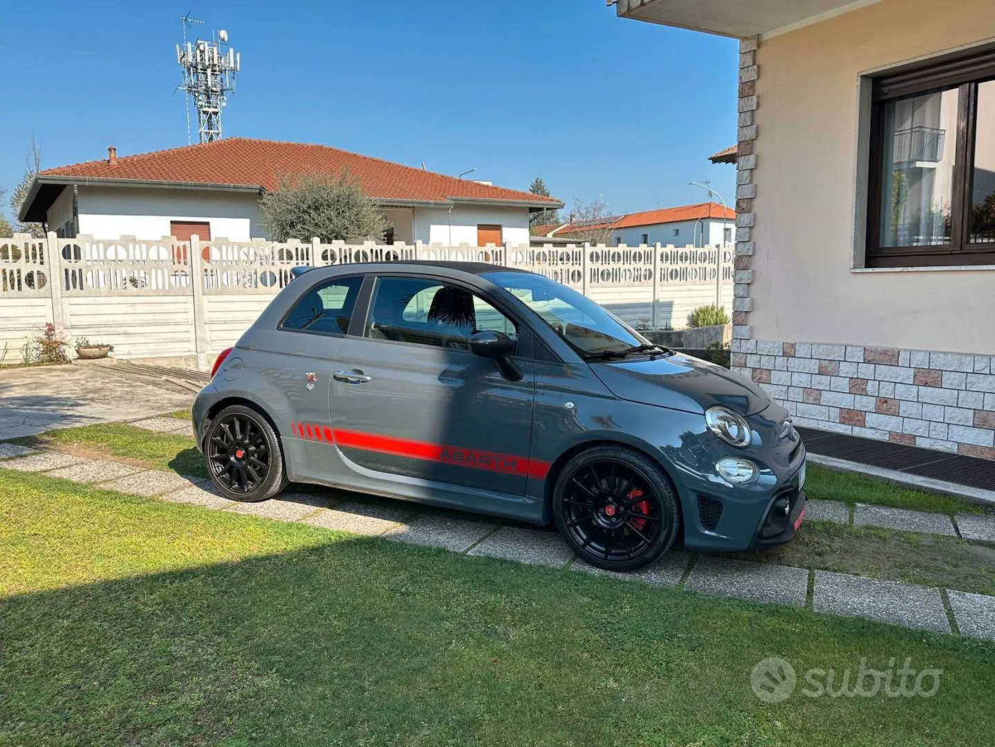 Abarth 695 2017 photo 2