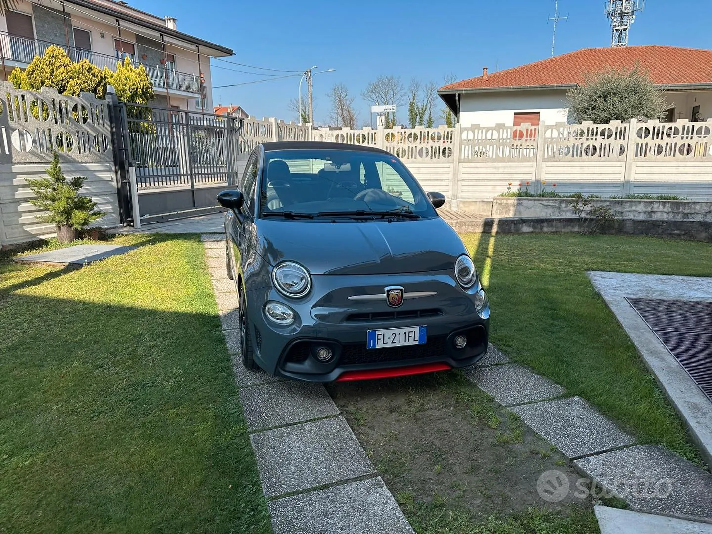 Abarth 695 2017 photo 3