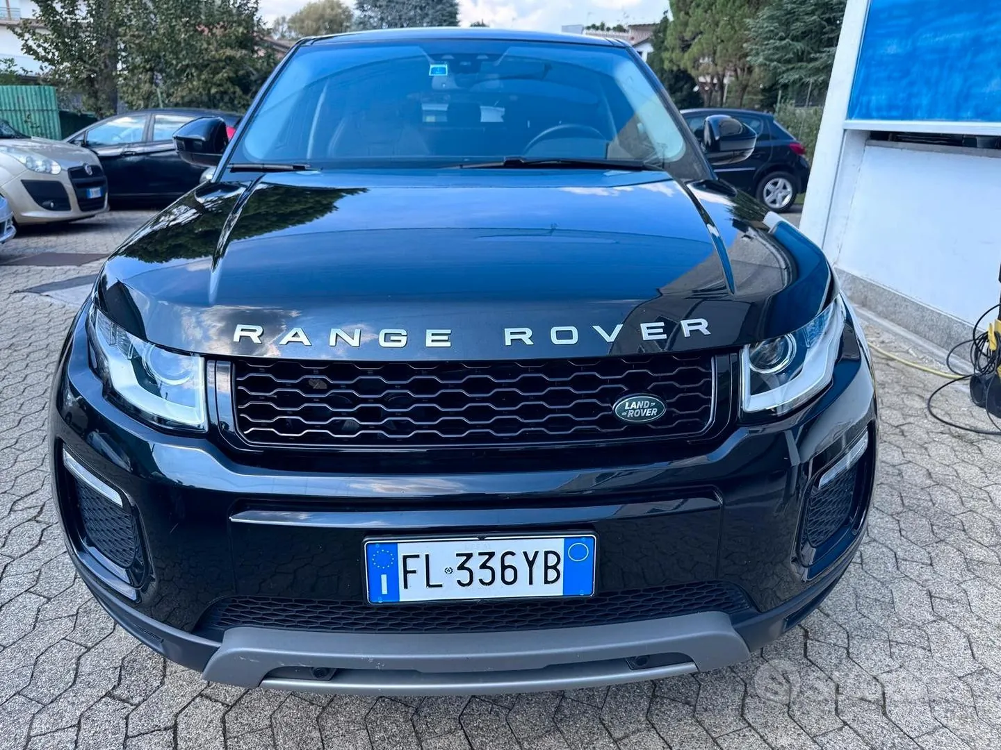 Land Rover Range Rover Evoque 2017 photo 2