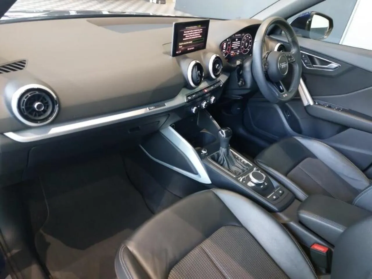 Audi Q2 2021 photo 5