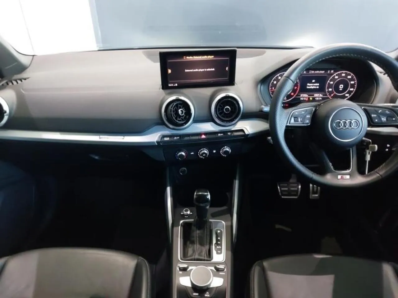 Audi Q2 2021 photo 3