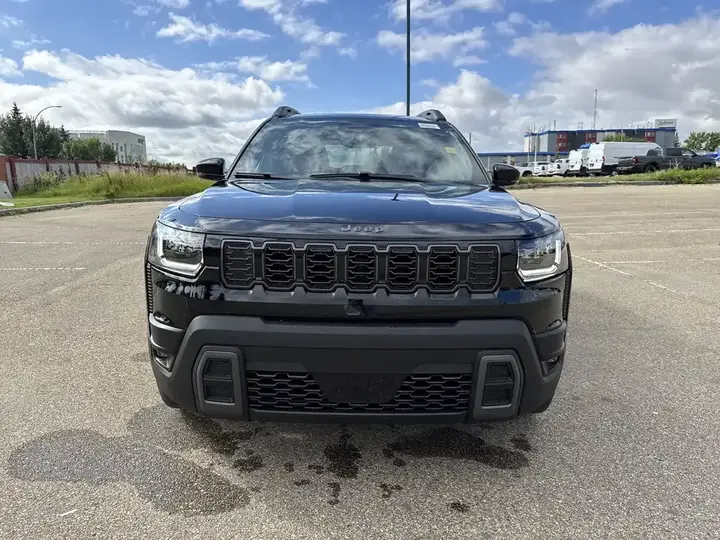Jeep Cherokee 2026 photo 2