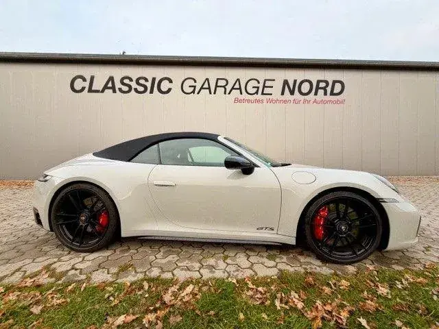 Porsche 911 Carrera