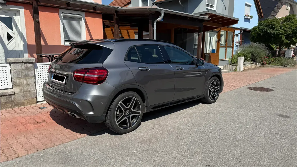Mercedes-Benz Gla Class 2018 photo 3