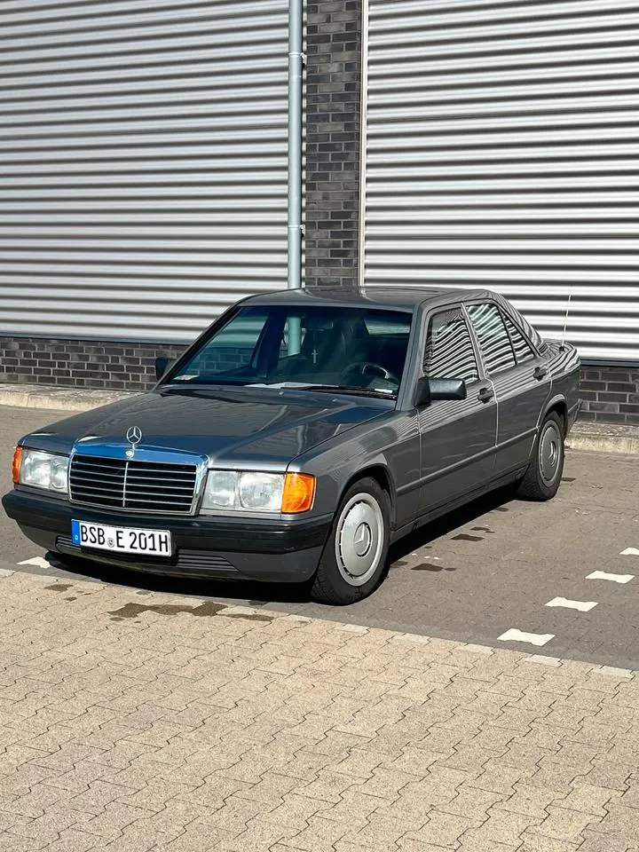 Mercedes-Benz 190E