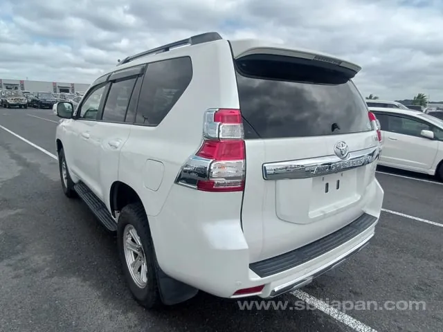 Toyota Land Cruiser Prado 2017 photo 3