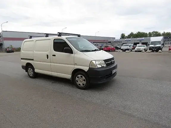 Toyota Hiace 2011 photo 2