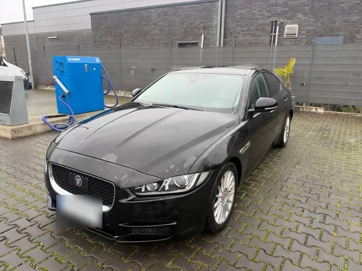 Jaguar Xe