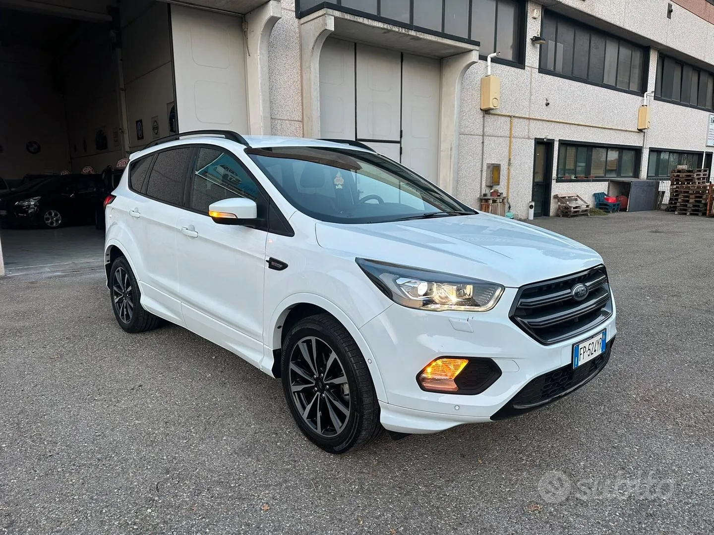 Ford Kuga 2018 photo 3