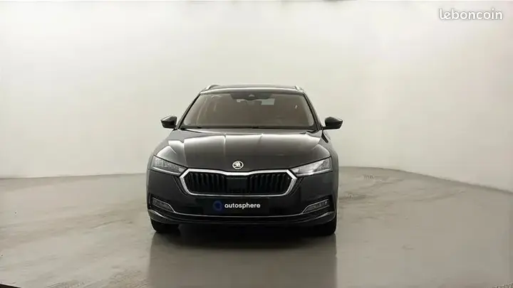Skoda Octavia 2024 photo 2