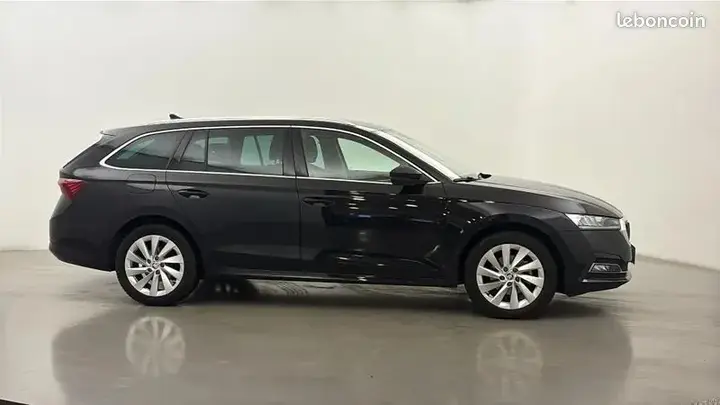 Skoda Octavia 2024 photo 4