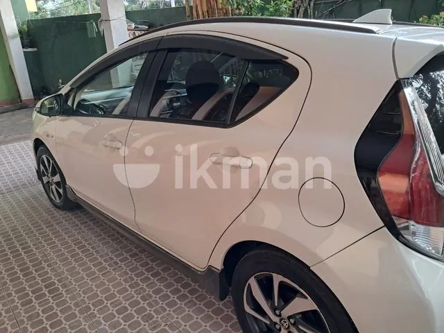 Toyota Aqua 2015 photo 2