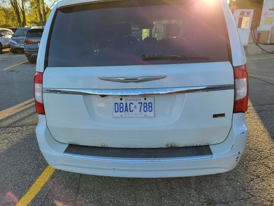 Chrysler Town & Country 2016 photo 3