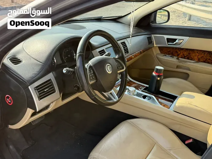 Jaguar Xf 2012 photo 2