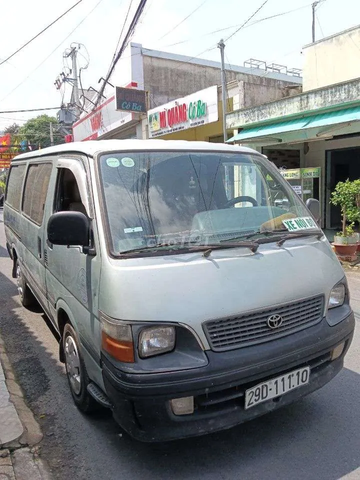 Toyota Hiace 2001 photo 2