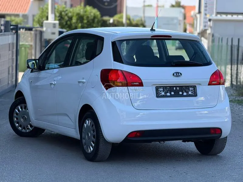 Kia Venga 2010 photo 2