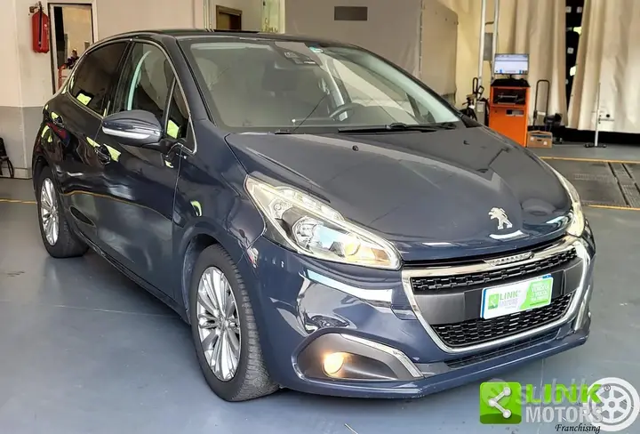 Peugeot 208 2019 photo 4