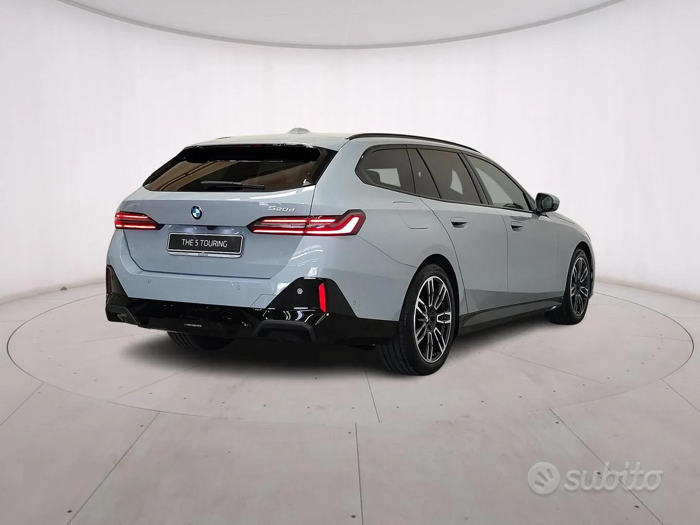 BMW 5 Series 2023 photo 2