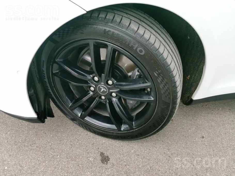 Tesla Model S 2015 photo 4