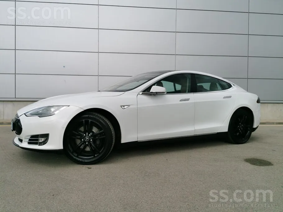 Tesla Model S 2015 photo 3
