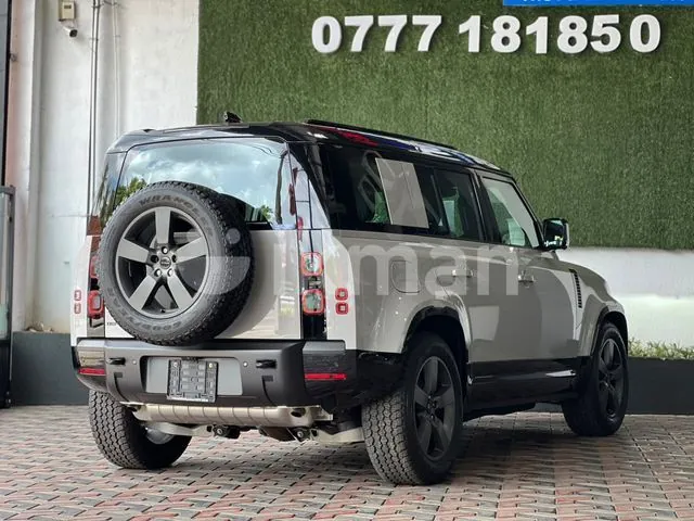 Land Rover Defender 2026 photo 2