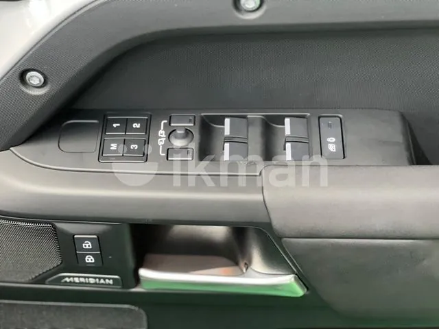 Land Rover Defender 2026 photo 5