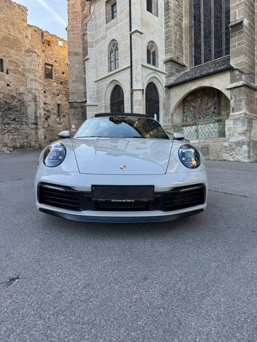 Porsche 911 2020 photo 2