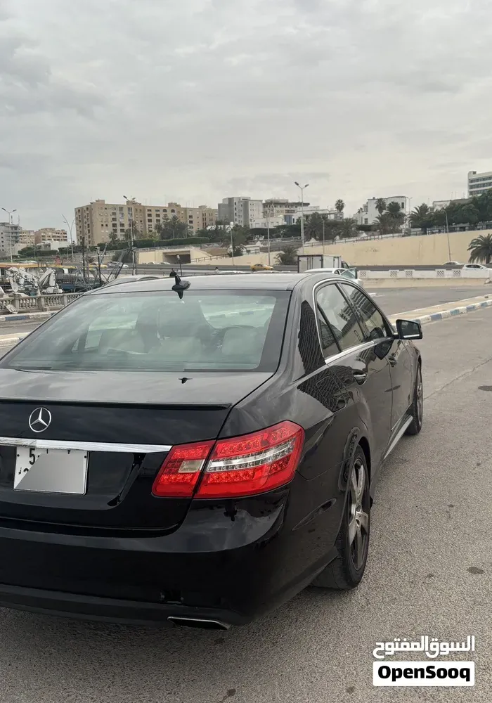 Mercedes-Benz E-Class 2011 photo 3