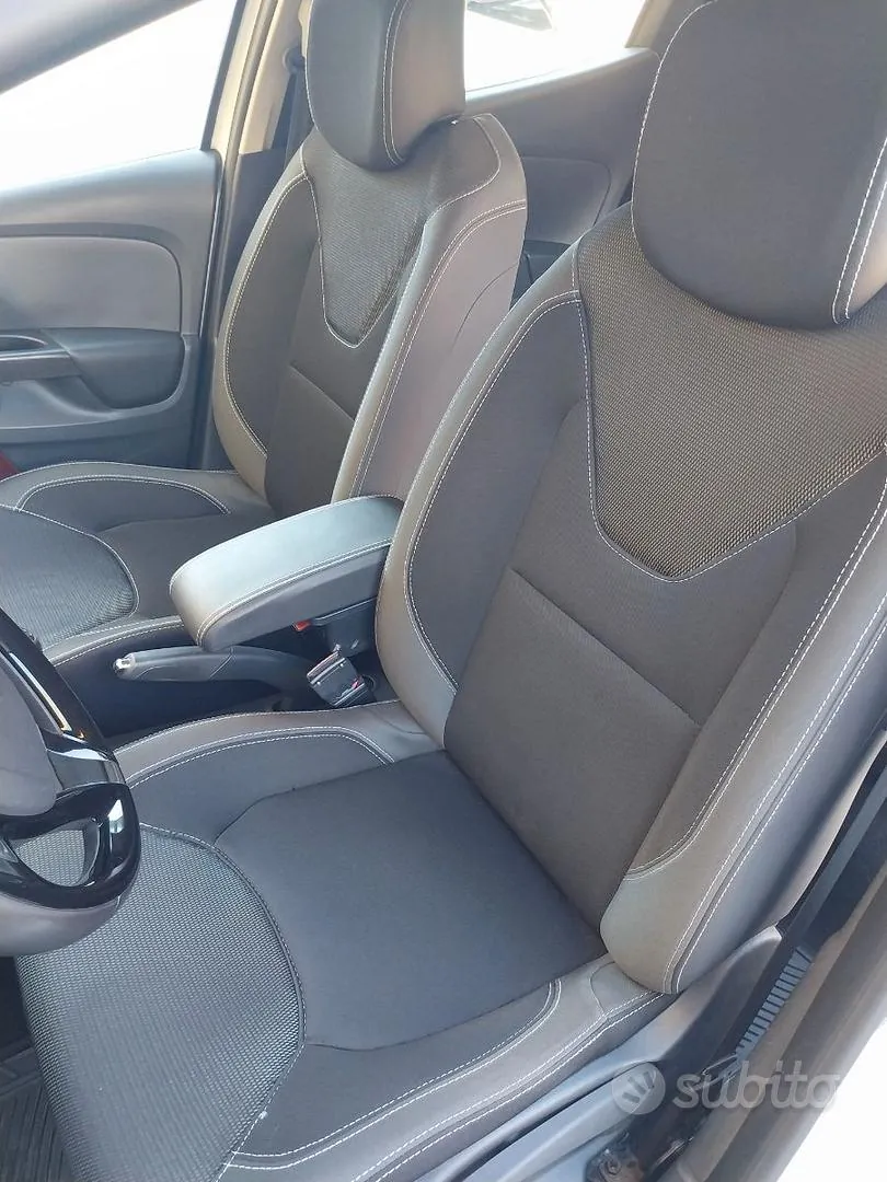 Renault Clio 2013 photo 3