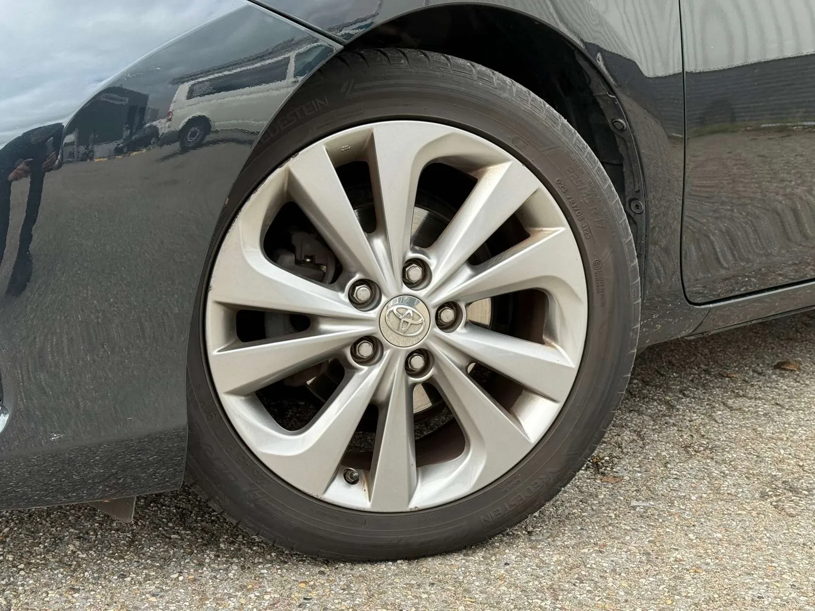 Toyota Auris 2014 photo 2