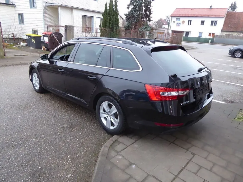 Skoda Superb 2019 photo 3
