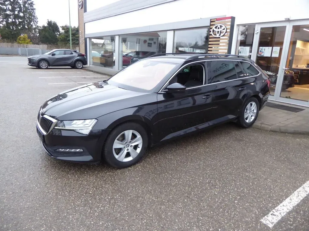 Skoda Superb 2019 photo 2