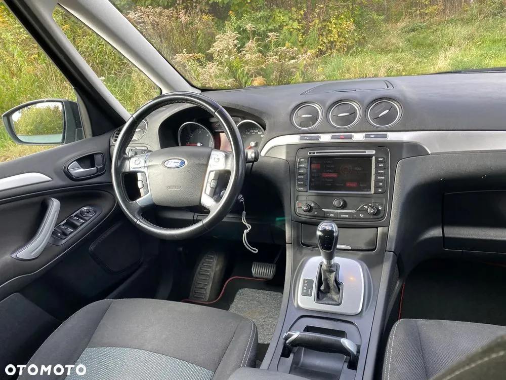 Ford Galaxy 2013 photo 5