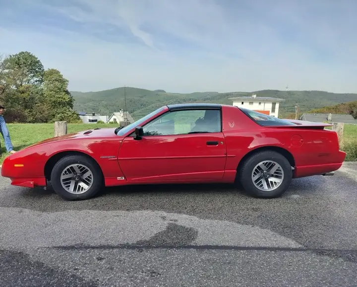 Pontiac Firebird 1992 photo 2