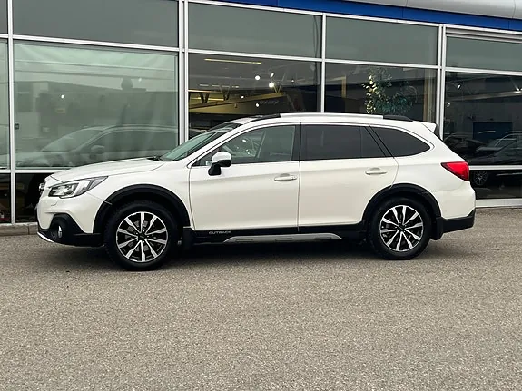 Subaru Outback 2018 photo 2