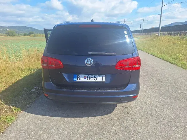 Volkswagen Sharan 2011 photo 2